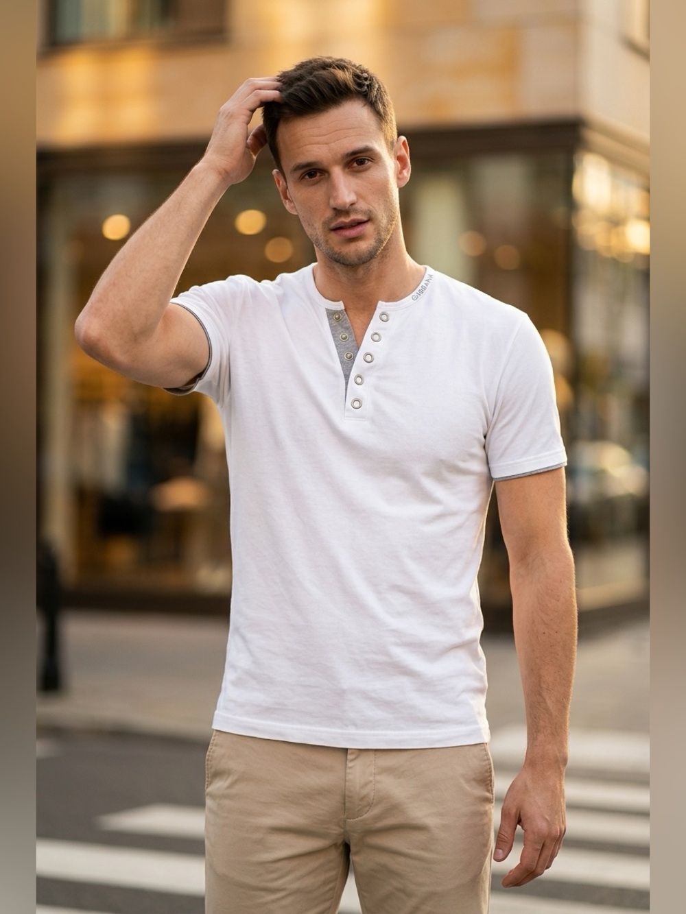 Men’s White and Gray Short Sleeve Tee size small